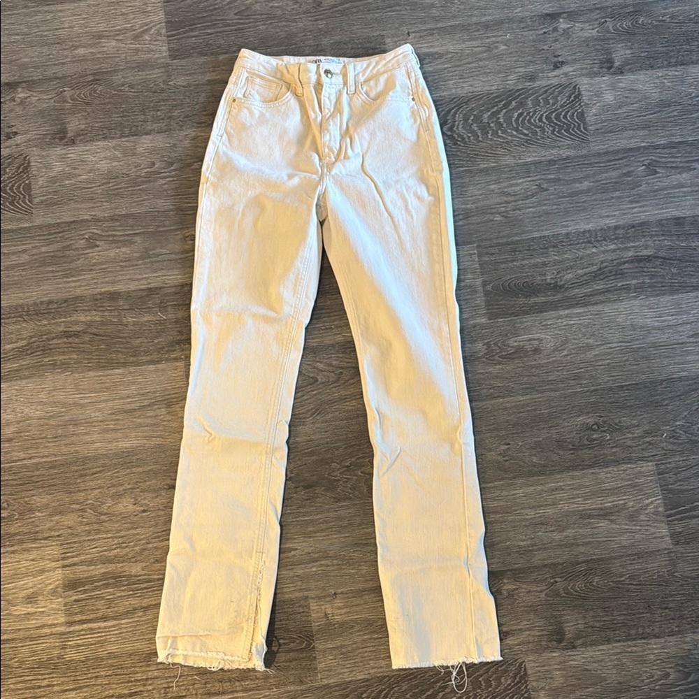 White raw hem flare-Leg Jeans